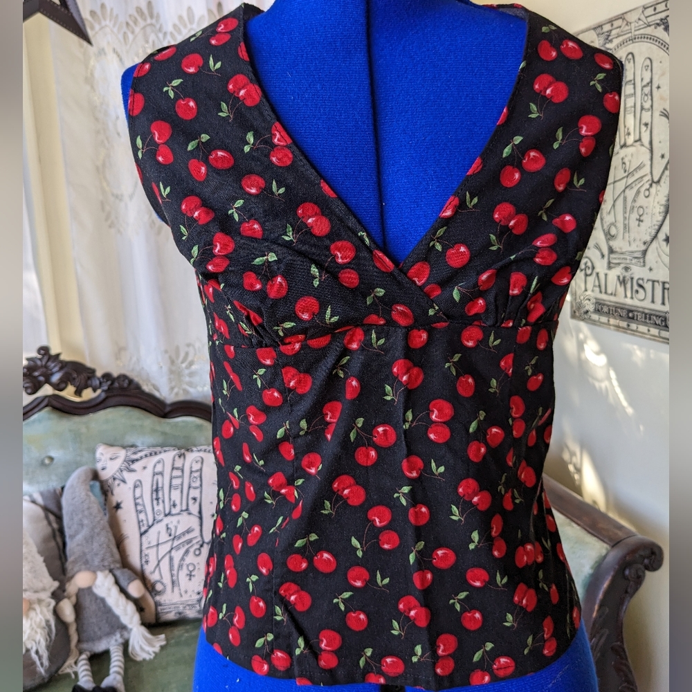 heartbreaker cherry halter top xs